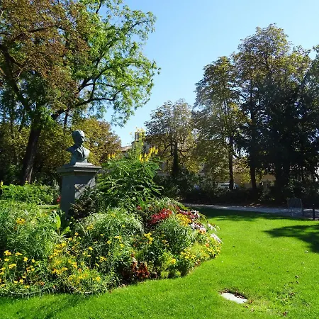 Apartament Contemporain A Cognac, 50 M² - Parking. *
