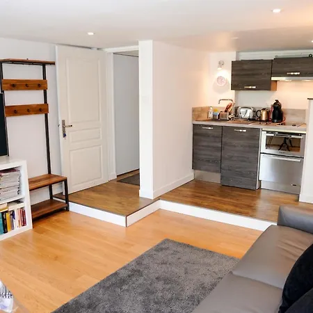 Contemporain A Cognac, 50 M² - Parking. * Cognac