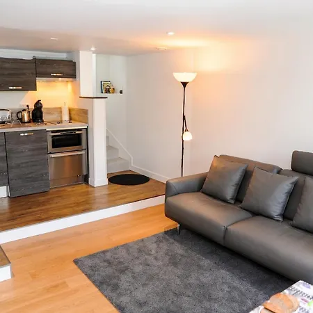 Apartament Contemporain A Cognac, 50 M² - Parking. *